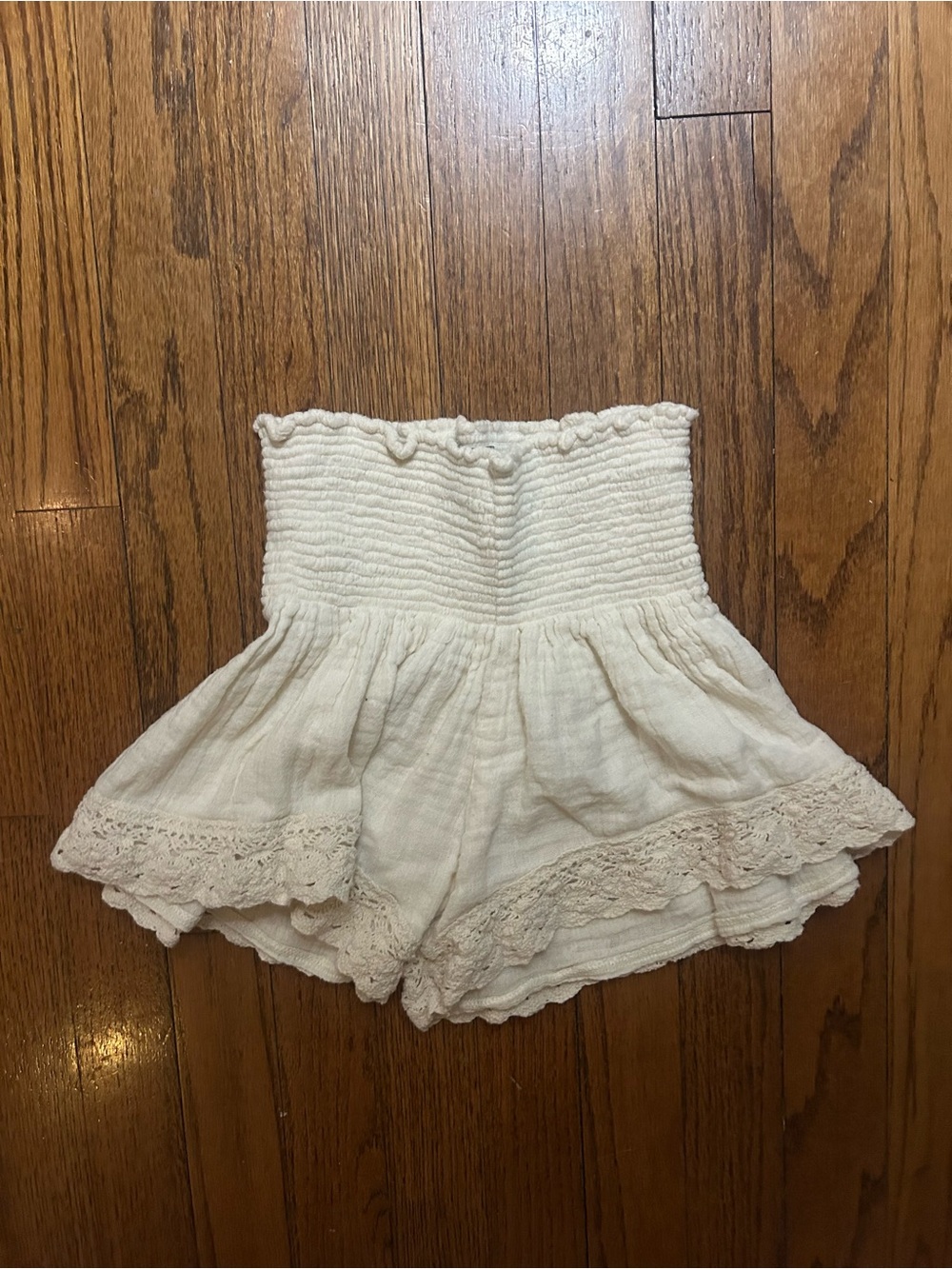 Ornela Smocked Cream Knit Shorts